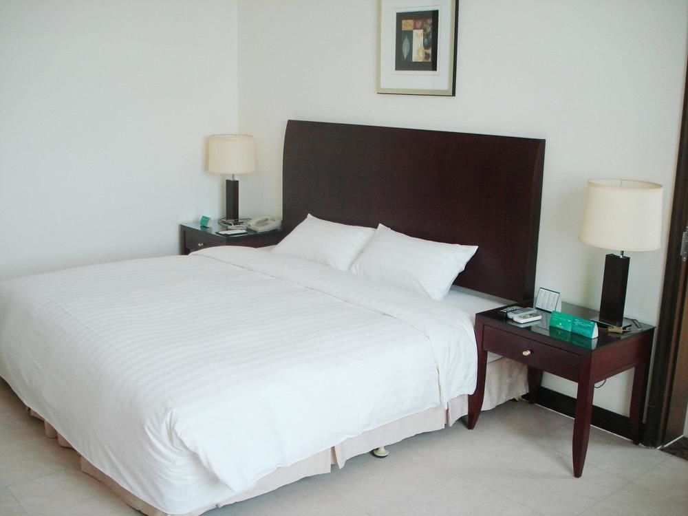 Clifford Golden Lake Hotel Foshan Exteriör bild