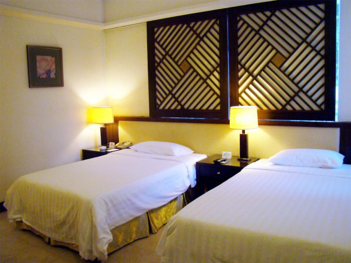 Clifford Golden Lake Hotel Foshan Exteriör bild