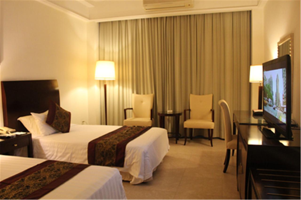 Clifford Golden Lake Hotel Foshan Exteriör bild
