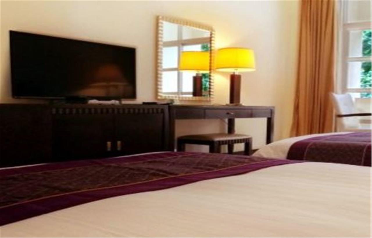 Clifford Golden Lake Hotel Foshan Exteriör bild