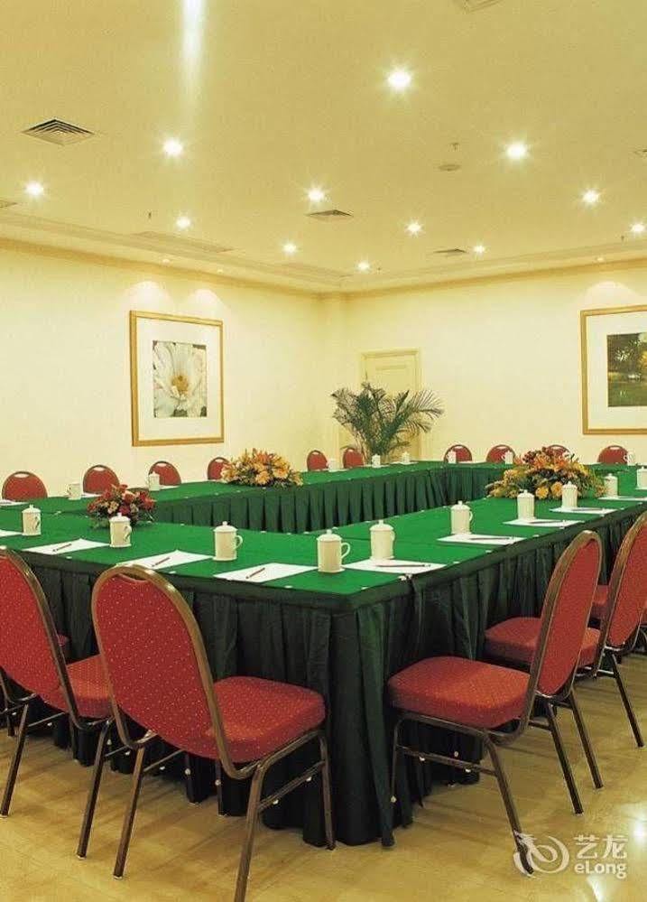 Clifford Golden Lake Hotel Foshan Exteriör bild